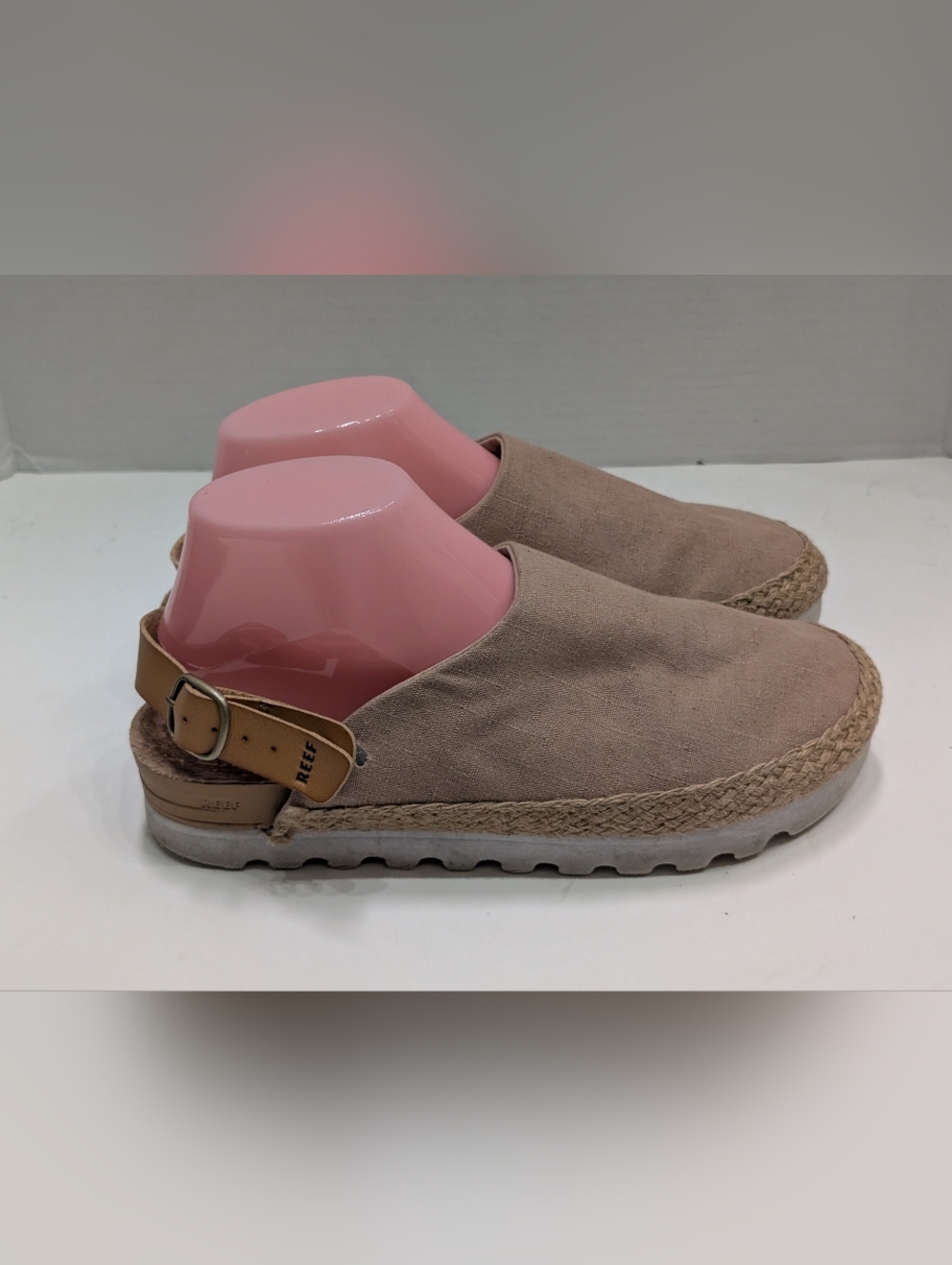 REEF Women's 9 Cushion Sage Tan/Beige slip on Clogs Mules Shoes